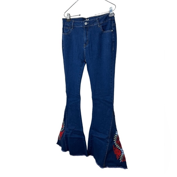 Home Folk Women’s Embroidered 5-Pockets Design Flare Jeans - Picture 3 of 13